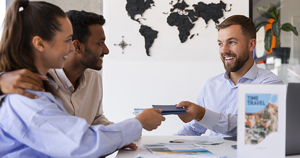 FETHESP firma Convenção Coletiva 2025 para trabalhadores em empresas de turismo